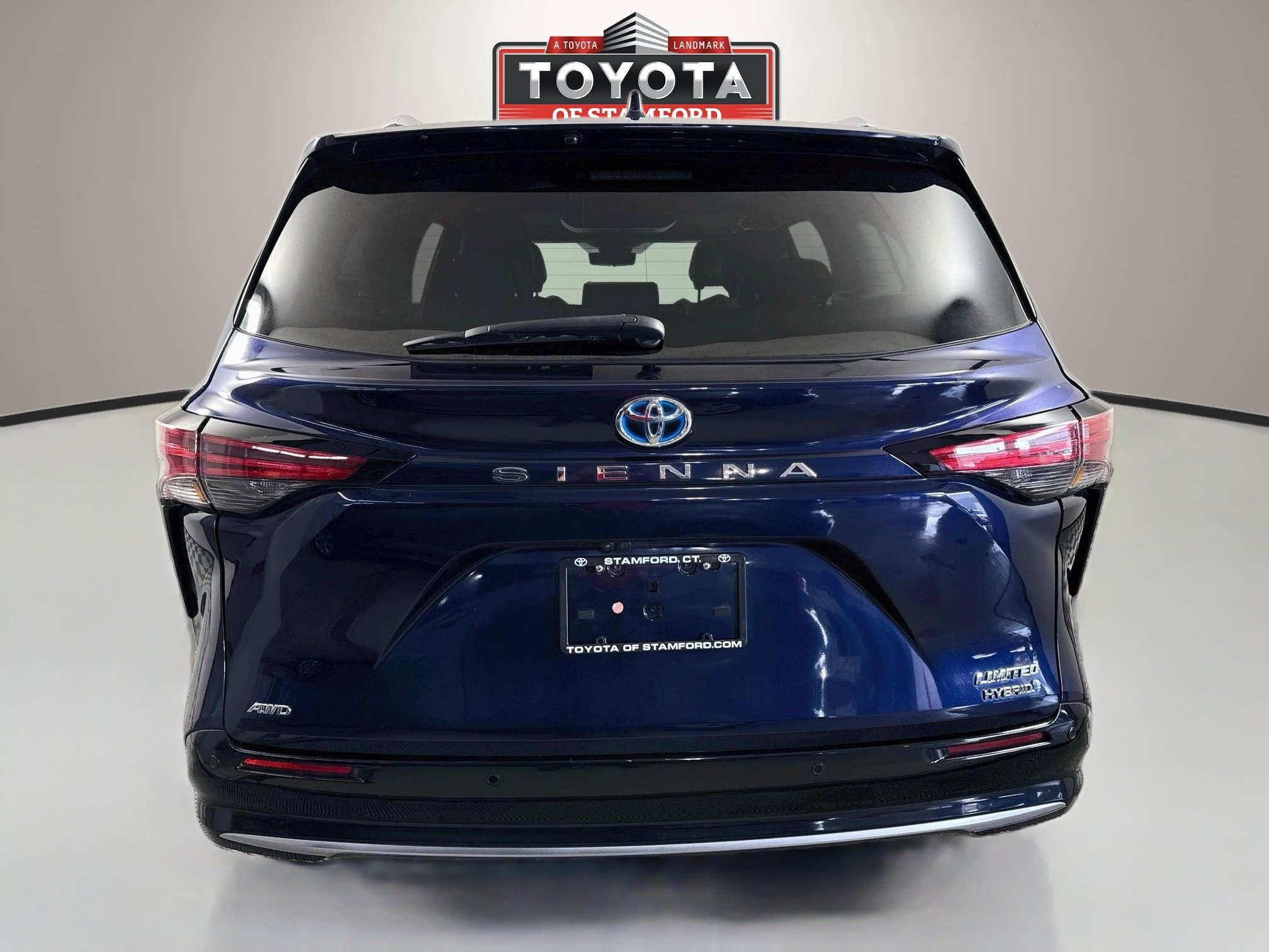 Certified 2024 Toyota Sienna Limited AWD/4WD image 7