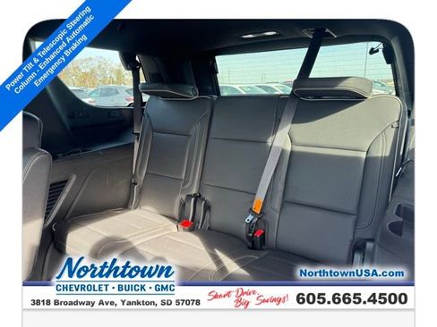 Used 2023 GMC Yukon SLT w/ SLT Premium Package image 16
