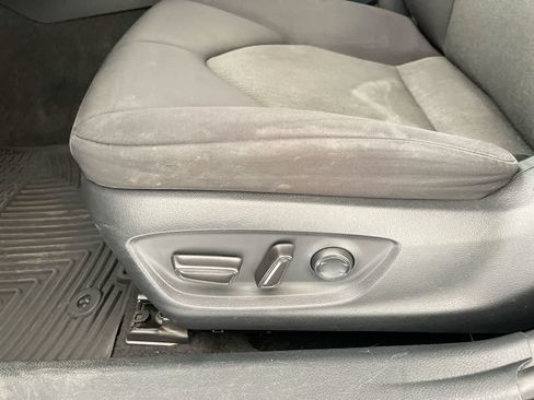 Used 2019 Toyota Camry LE FWD image 12
