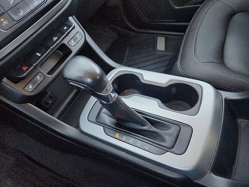 Used 2022 Chevrolet Colorado LT w/ Luxury Package image 12