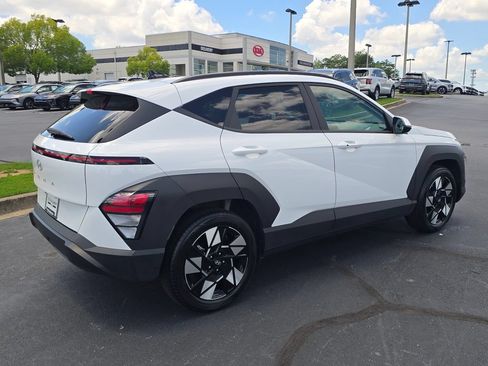 Used 2025 Hyundai Kona SEL FWD image 3