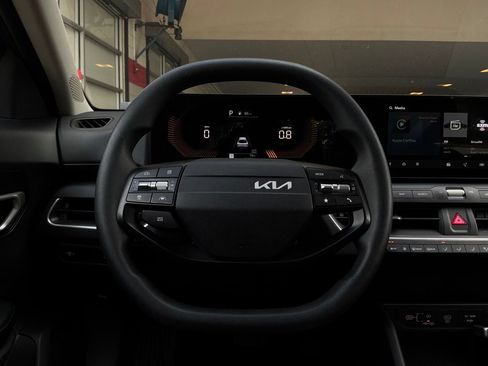 Used 2025 Kia K4 FWD image 33