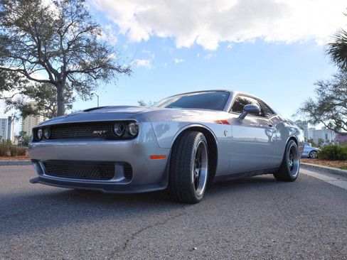 Used 2015 Dodge Challenger SRT Hellcat RWD image 12