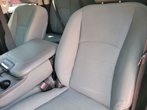 Used 2017 RAM 1500 Classic SLT RWD image 5