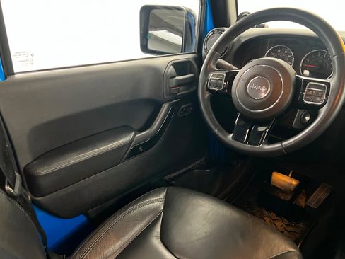 Used 2014 Jeep Wrangler Altitude image 12