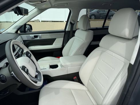 Used 2025 Hyundai Santa Fe Calligraphy image 13