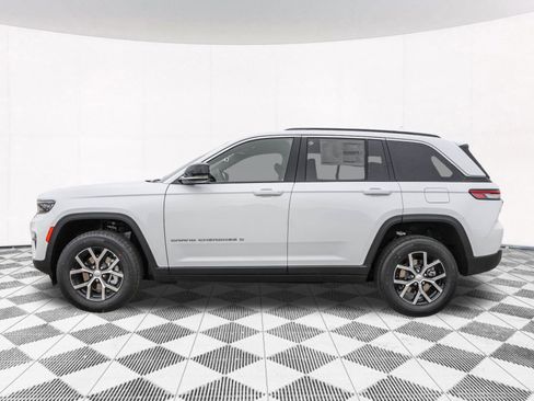 New 2025 Jeep Grand Cherokee Limited image 8