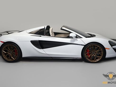 Used 2019 McLaren 570S Spider image 4