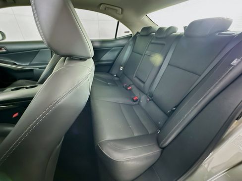 Used 2018 Lexus IS 300 w/ Accessory Package 2 RWD image 28