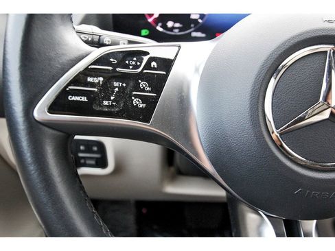 Used 2025 Mercedes-Benz GLA 250 4MATIC image 13