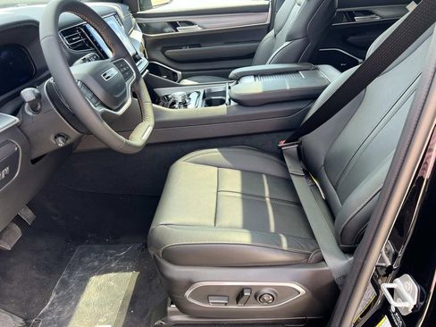 New 2026 Jeep Grand Wagoneer L 4WD image 12