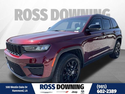 Used 2025 Jeep Grand Cherokee Altitude RWD image 1