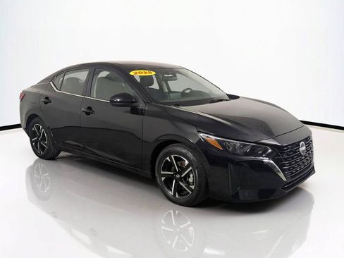 Used 2025 Nissan Sentra SV FWD image 2