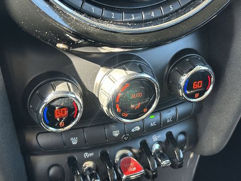 Used 2017 MINI Cooper 2-Door Hardtop FWD image 16