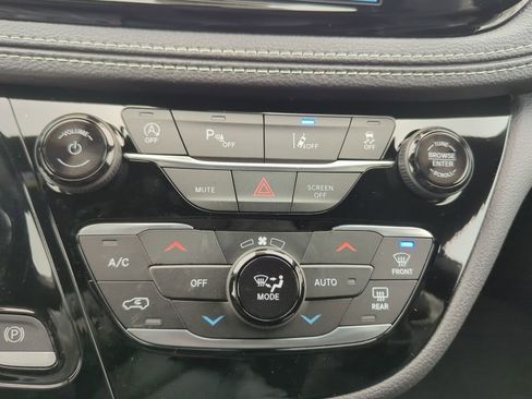 New 2026 Chrysler Pacifica Select FWD image 22