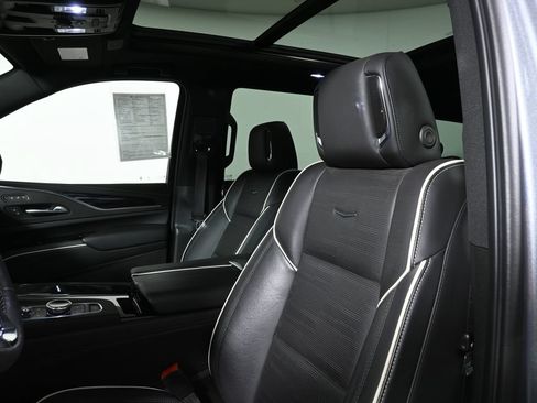 Used 2022 Cadillac Escalade Sport w/ Touring Package AWD/4WD image 14