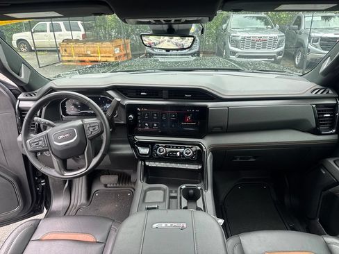 Certified 2025 GMC Sierra 2500 AT4 w/ AT4 Premium Plus Package AWD/4WD image 14