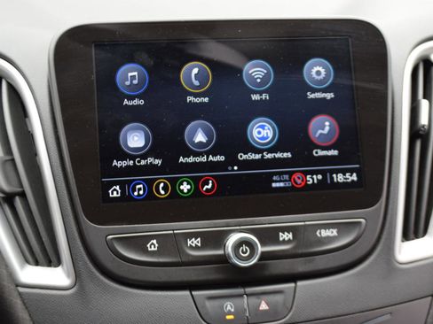 Used 2022 Chevrolet Malibu LT FWD image 18