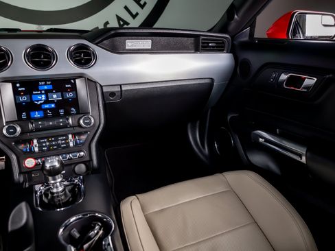 Used 2017 Ford Mustang GT Premium RWD image 8