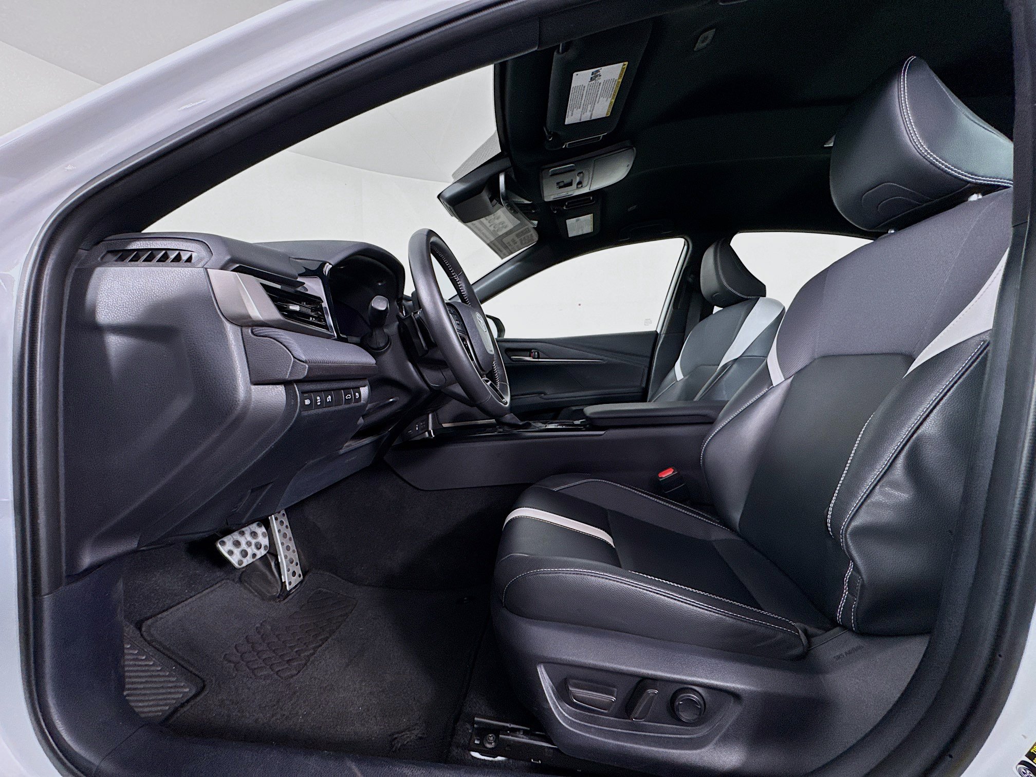 Used 2025 Toyota Camry SE w/ Multimedia Upgrade Package FWD image 19