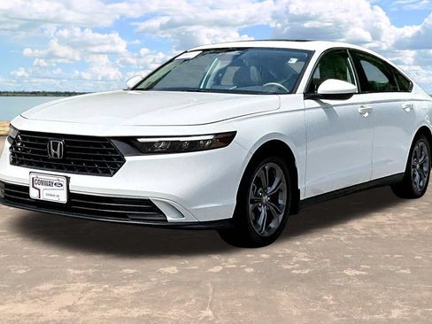 Used 2023 Honda Accord EX image 4
