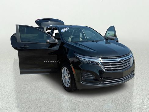 Used 2023 Chevrolet Equinox LS w/ LS Convenience Package FWD image 9