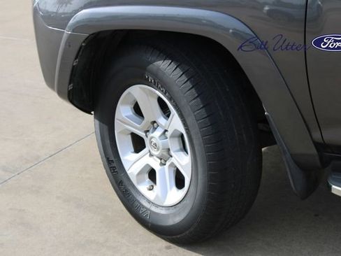 Used 2016 Toyota 4Runner SR5 image 9