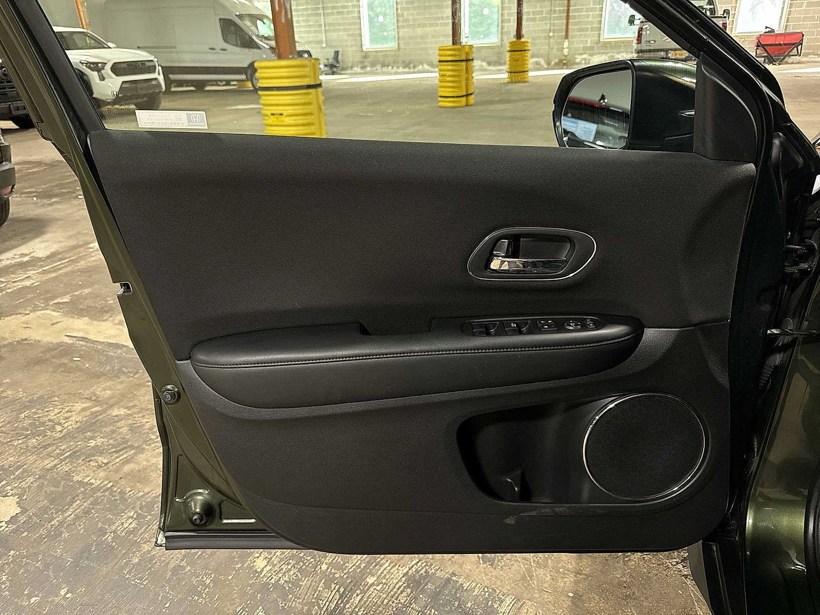Used 2018 Honda HR-V EX image 28