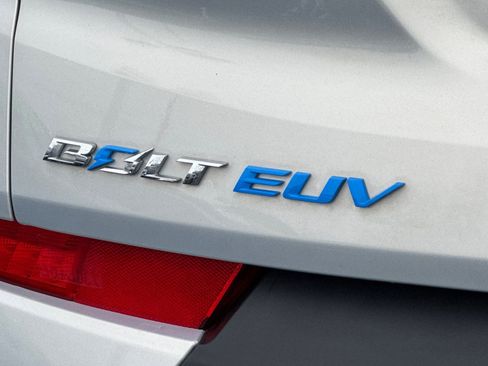 Used 2023 Chevrolet Bolt EUV LT w/ Comfort Package image 47