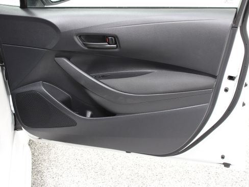 Certified 2025 Toyota Corolla LE FWD image 31
