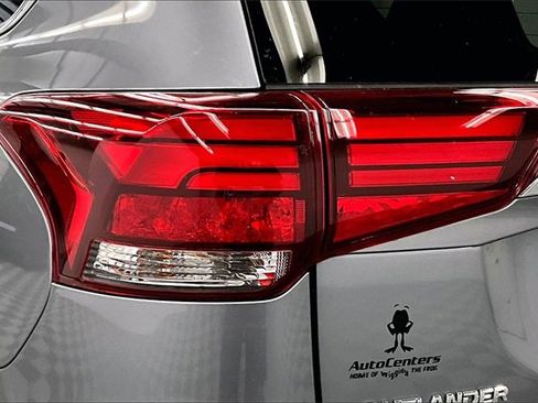 Used 2022 Mitsubishi Outlander SEL image 29