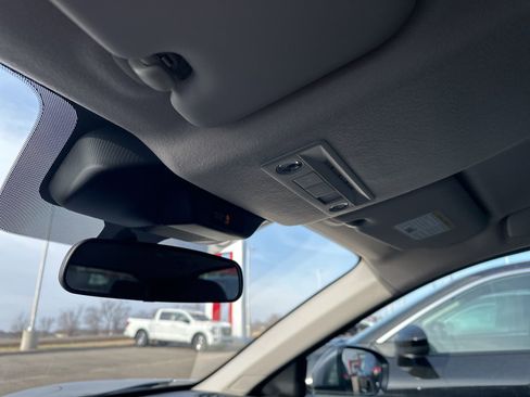 Used 2025 Nissan Kicks SV image 58