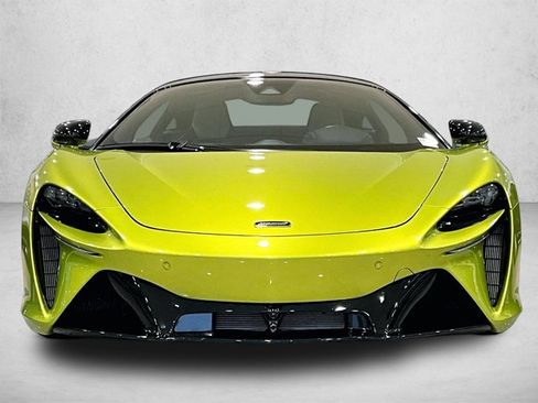 Used 2023 McLaren Artura RWD image 3