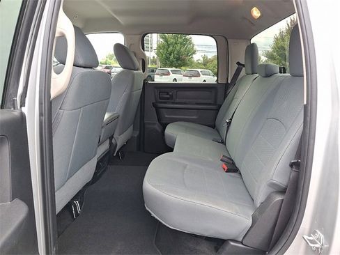 Used 2017 RAM 1500 Express image 10