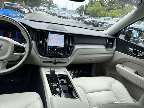 Certified 2024 Volvo XC60 B5 Core w/ Protection Package Premier AWD/4WD image 31