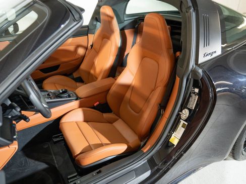 Certified 2026 Porsche 911 Targa 4 GTS AWD/4WD image 5