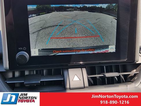 Used 2025 Toyota RAV4 XLE FWD image 19