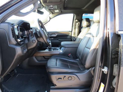 Used 2024 Chevrolet Silverado 1500 High Country w/ Technology Package image 17