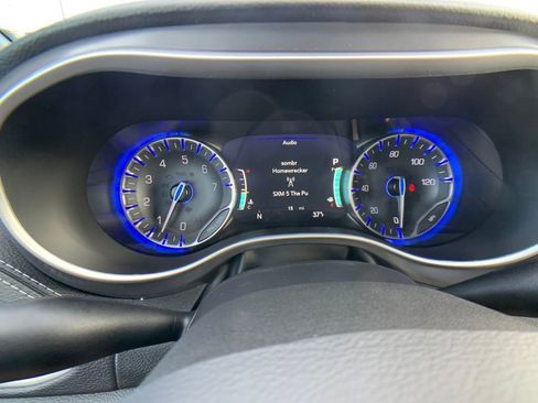 New 2026 Chrysler Pacifica Select AWD/4WD image 15