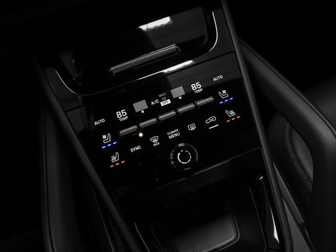 New 2026 Porsche Cayenne GTS image 45