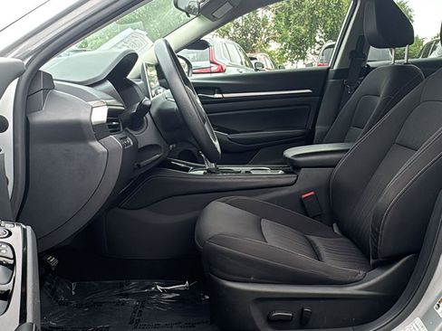 Used 2023 Nissan Altima 2.5 SV FWD image 21
