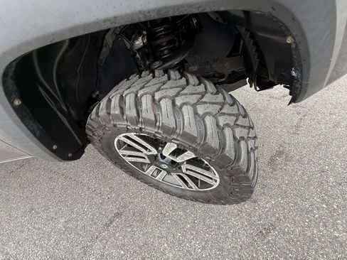 Used 2018 Toyota Tacoma TRD Off-Road image 41