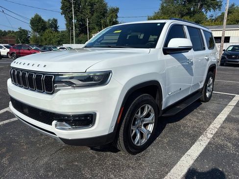 Used 2022 Jeep Wagoneer Series II AWD/4WD image 3