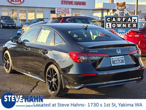 Used 2023 Honda Civic Sport image 3