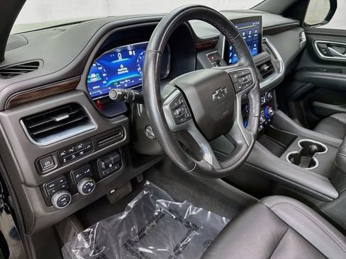 Used 2022 Chevrolet Suburban Z71 w/ Z71 Off-Road Package AWD/4WD image 10