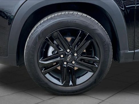 Used 2025 Chevrolet Trax ACTIV w/ Driver Confidence Package FWD image 10
