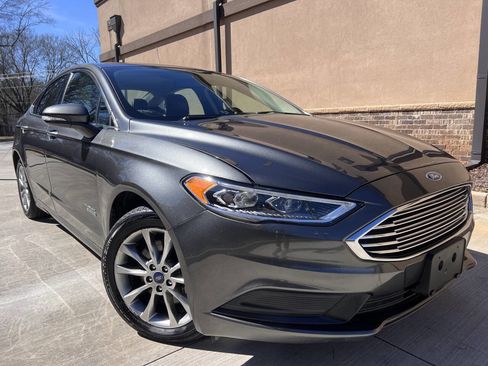 Used 2018 Ford Fusion Energi SE image 3