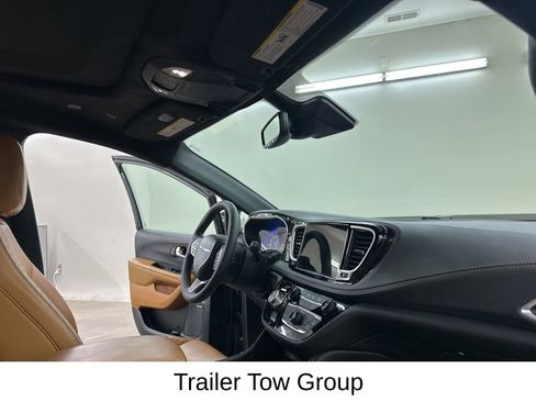 Used 2023 Chrysler Pacifica Pinnacle w/ Trailer Tow Group image 20