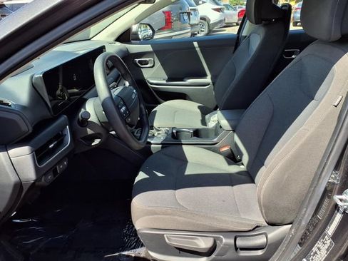 Used 2025 Kia K4 FWD image 14