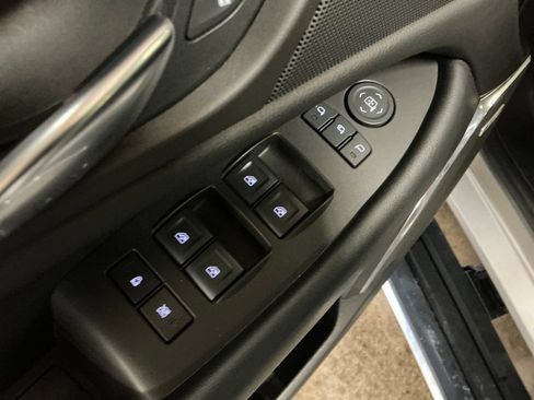 Used 2016 Cadillac Escalade Premium AWD/4WD image 16